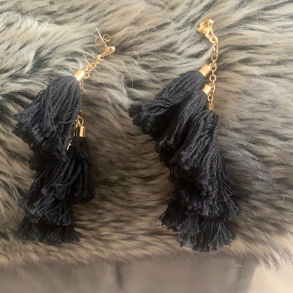 Black tassel earrings - Picture 2 of 5